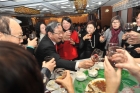 容浩然主席向眾人敬酒