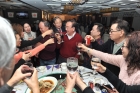 容浩然主席向眾人敬酒