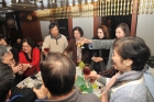 容浩然主席向眾人敬酒
